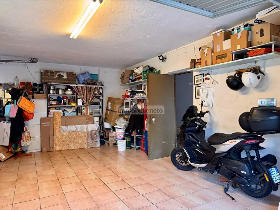 Immagine 25 di Appartamento in vendita  in Via Giarette a Montecchio Maggiore