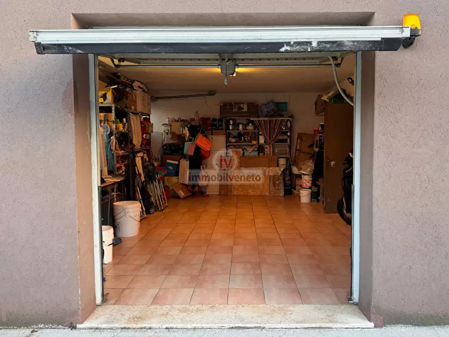 Immagine 26 di Appartamento in vendita  in Via Giarette a Montecchio Maggiore