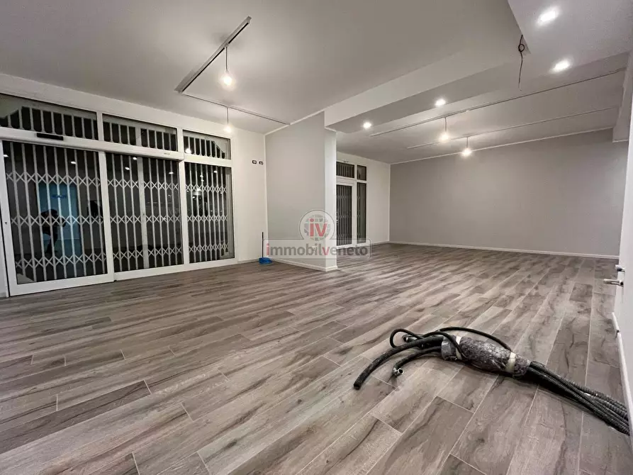 Immagine 3 di Attività commerciale in affitto  in VIA VENETO a Brendola