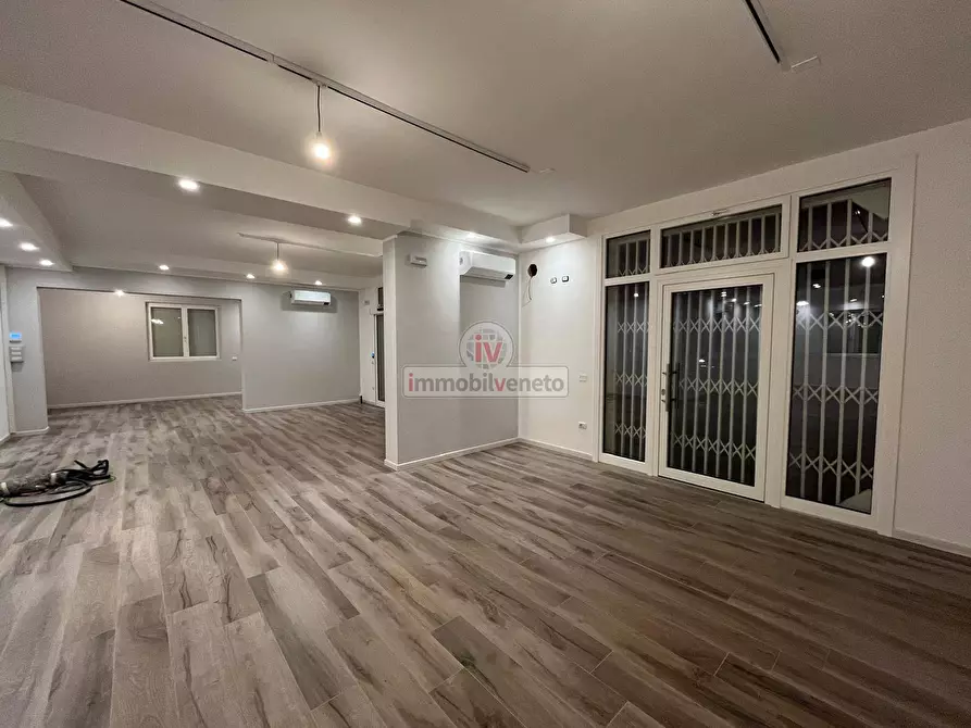 Immagine 4 di Attività commerciale in affitto  in VIA VENETO a Brendola