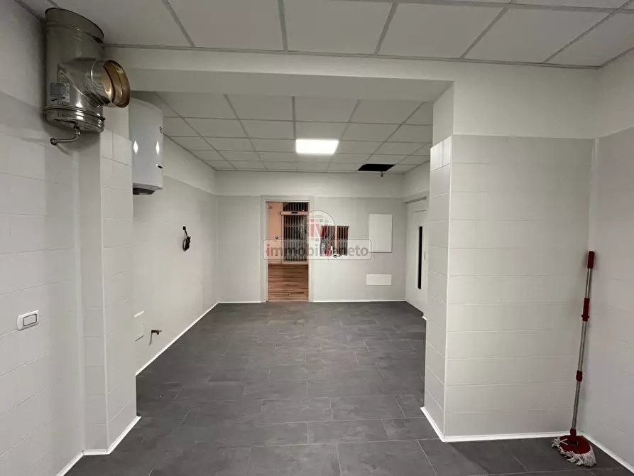 Immagine 8 di Attività commerciale in affitto  in VIA VENETO a Brendola