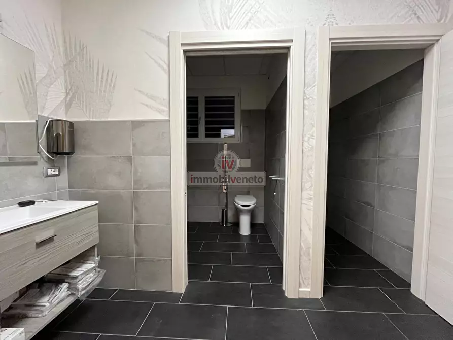 Immagine 9 di Attività commerciale in affitto  in VIA VENETO a Brendola