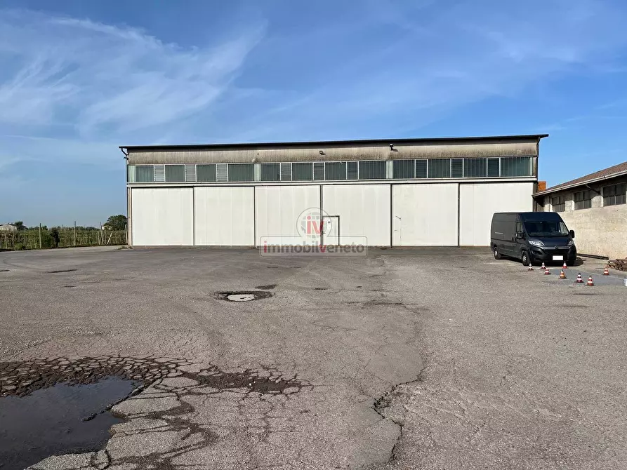 Immagine 1 di Capannone industriale in affitto  in VIA DEL LAVORO a Alonte