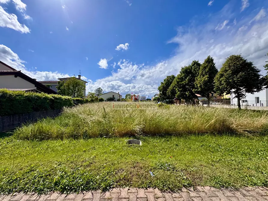 Immagine 1 di Terreno residenziale in vendita  in VIA ASIAGO a Noventa Vicentina