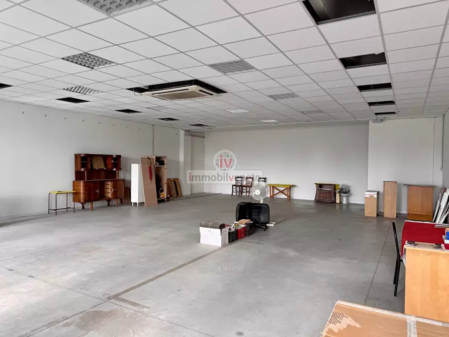 Immagine 2 di Capannone industriale in vendita  in VIA PONTICELLI a Agugliaro
