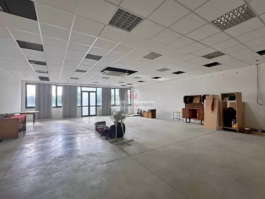 Immagine 3 di Capannone industriale in vendita  in VIA PONTICELLI a Agugliaro
