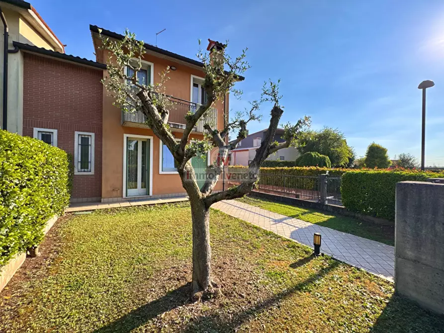 Immagine 3 di Villetta a schiera in vendita  in VIA PONTESPIN a Alonte