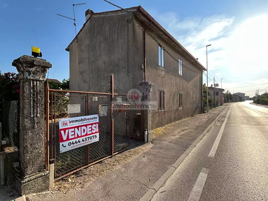 Immagine 2 di Casa indipendente in vendita  in VIA LOBBIA VICENTINA a Alonte