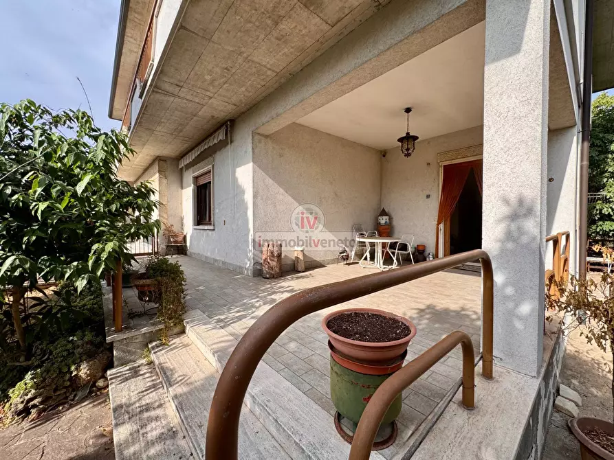 Immagine 2 di Casa indipendente in vendita  in PIAZZA XXV APRILE a Alonte