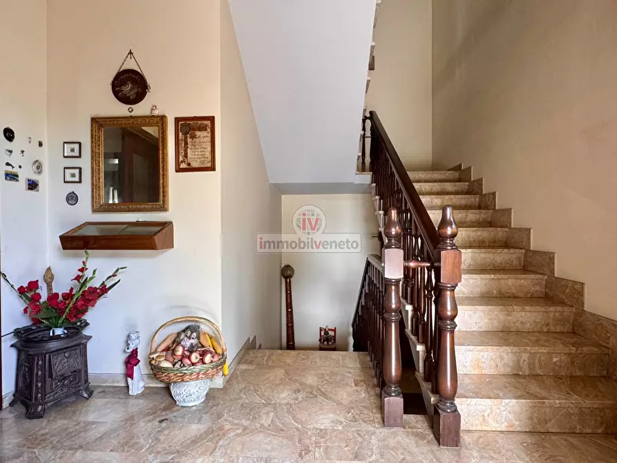 Immagine 3 di Casa indipendente in vendita  in PIAZZA XXV APRILE a Alonte