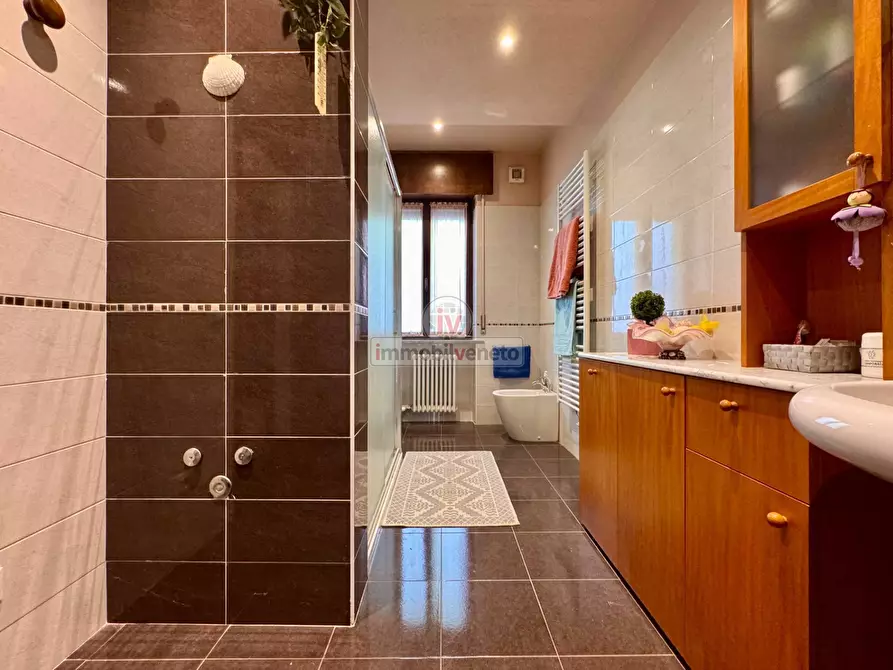 Immagine 6 di Casa indipendente in vendita  in PIAZZA XXV APRILE a Alonte