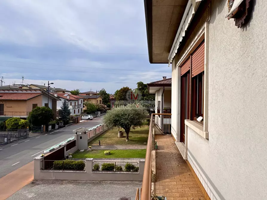 Immagine 11 di Casa indipendente in vendita  in PIAZZA XXV APRILE a Alonte