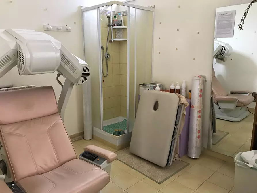 Immagine 8 di Locale commerciale in vendita  in Via delle Gardenie 50 a Vasto