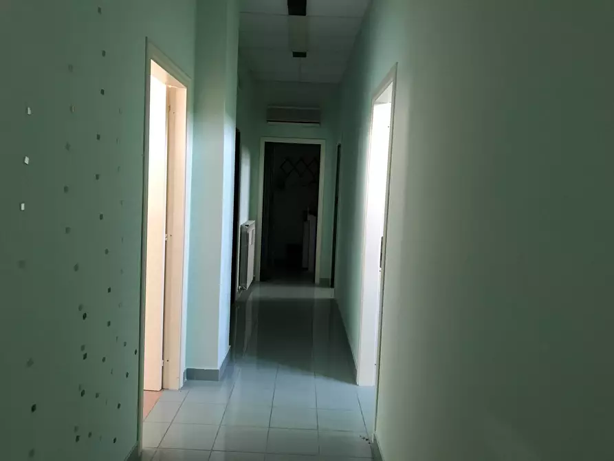 Immagine 6 di Locale commerciale in vendita  in Via delle Gardenie 50 a Vasto