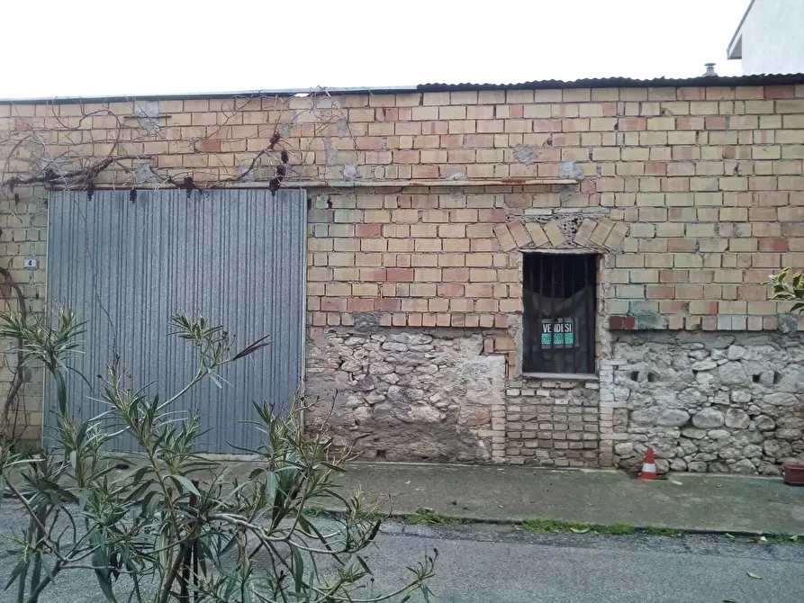 Immagine 2 di Box auto in vendita  in VIA BENEDETTO CROCE a Altino