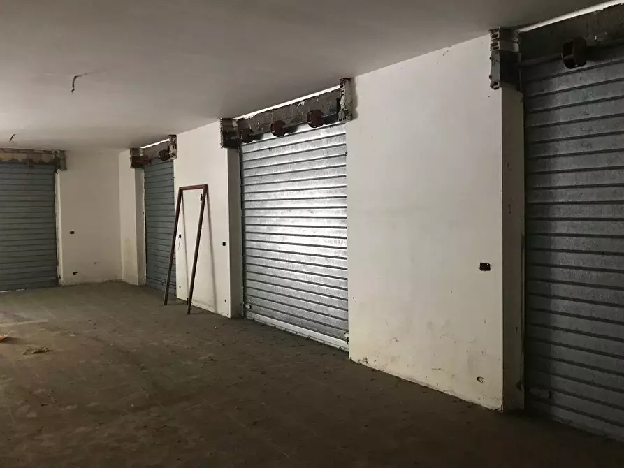 Immagine 3 di Locale commerciale in vendita  in VIA SAN ROCCO a Vasto