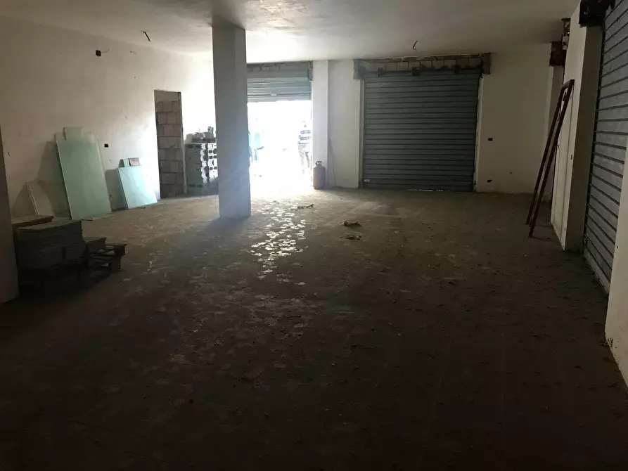 Immagine 7 di Locale commerciale in vendita  in VIA SAN ROCCO a Vasto