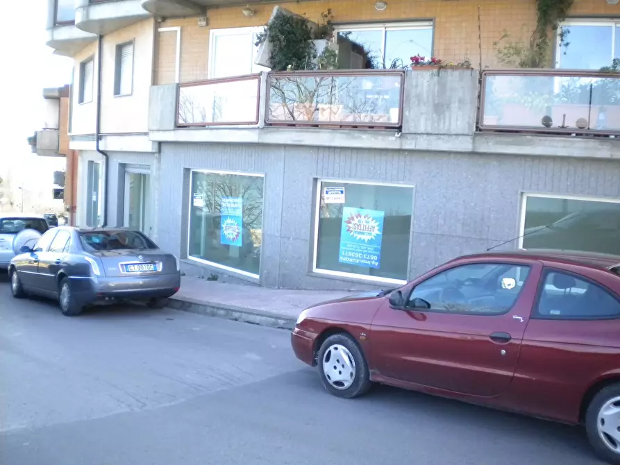 Immagine 3 di Locale commerciale in vendita  in VIA MAGNACERVO a Vasto