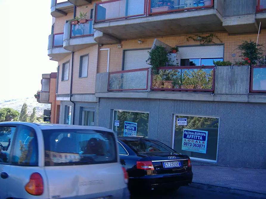 Immagine 4 di Locale commerciale in vendita  in VIA MAGNACERVO a Vasto