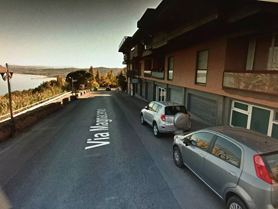 Immagine 2 di Locale commerciale in vendita  in VIA MAGNACERVO a Vasto