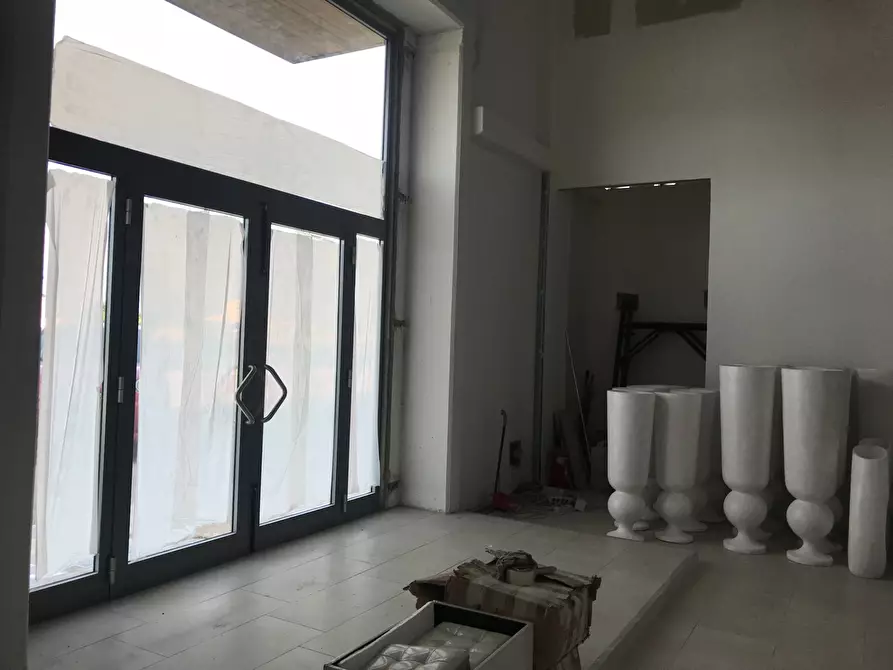 Immagine 11 di Locale commerciale   in SS 16 NORD a Vasto