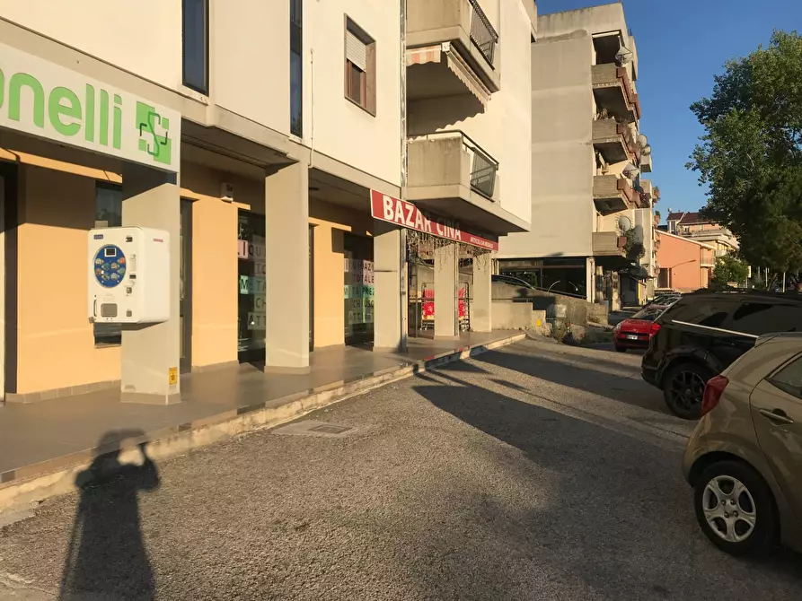 Immagine 2 di Locale commerciale in vendita  in VIA CIRCONVALLAZIONE ISTONIENSE 32 a Vasto