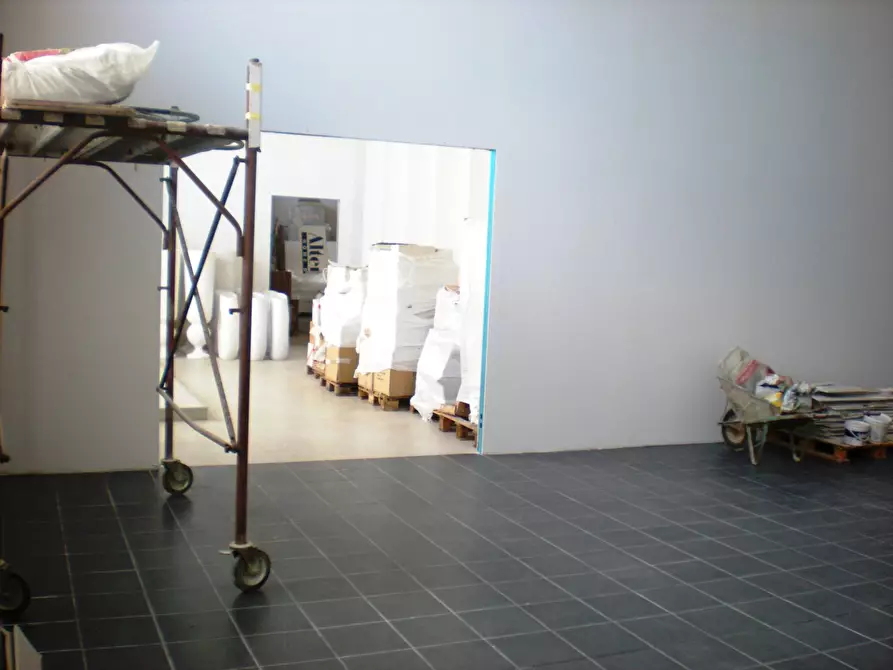 Immagine 21 di Locale commerciale   in SS 16 NORD a Vasto
