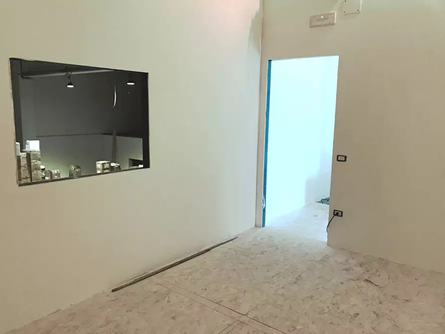 Immagine 35 di Locale commerciale   in SS 16 NORD a Vasto