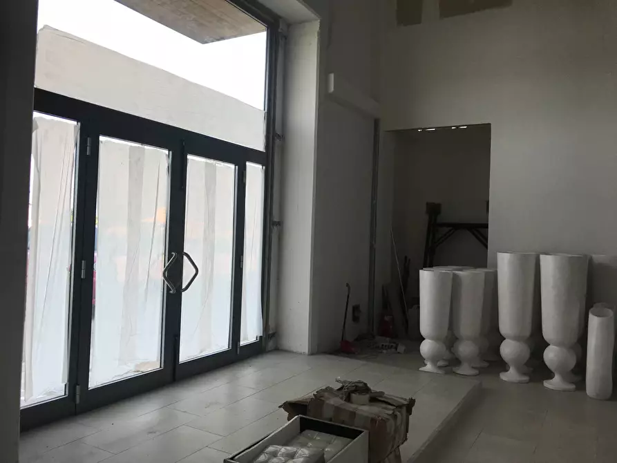 Immagine 45 di Locale commerciale   in SS 16 NORD a Vasto