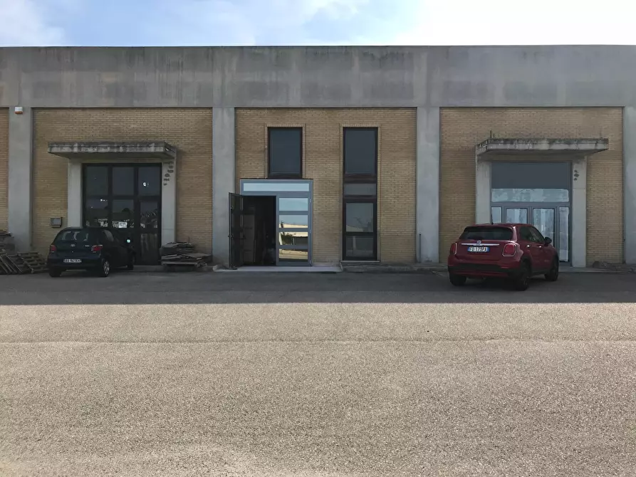 Immagine 52 di Locale commerciale   in SS 16 NORD a Vasto