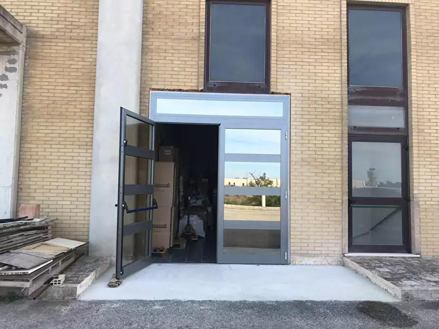 Immagine 56 di Locale commerciale   in SS 16 NORD a Vasto