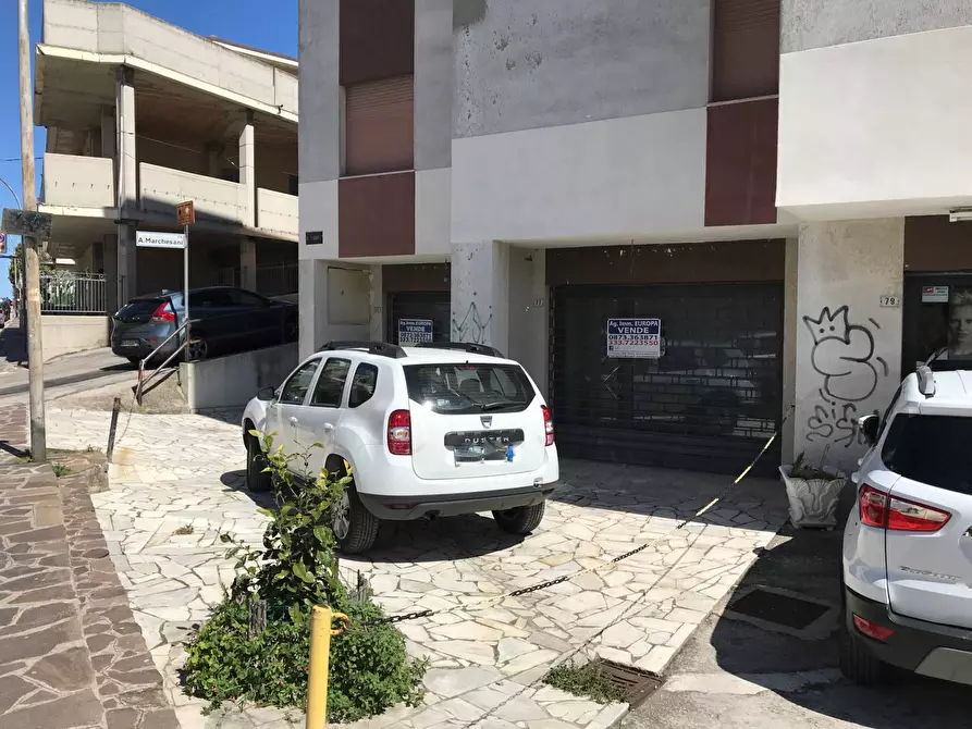 Immagine 12 di Locale commerciale in vendita  in via madonna dell'asilo 75 a Vasto