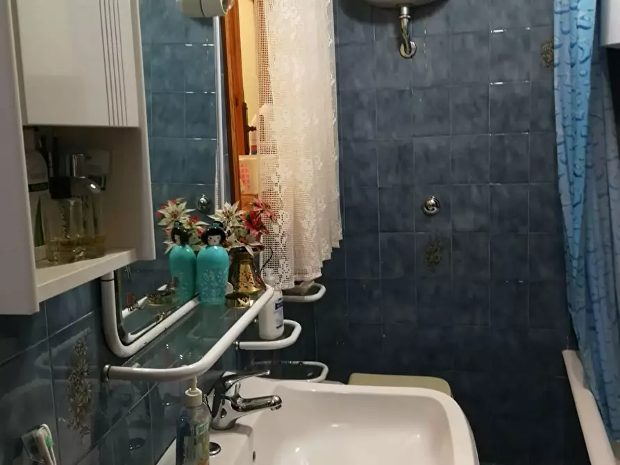 Immagine 11 di Casa semindipendente in vendita  in VIA CESARE BATTTISTI 5 a Montazzoli