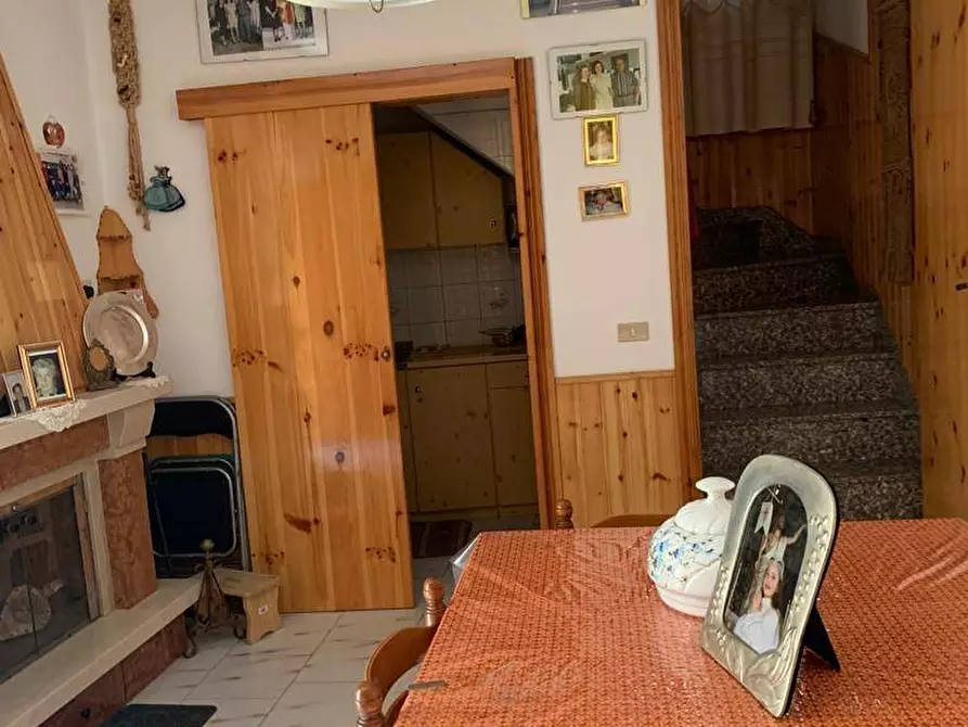 Immagine 3 di Casa semindipendente in vendita  in VIA CESARE BATTTISTI 5 a Montazzoli