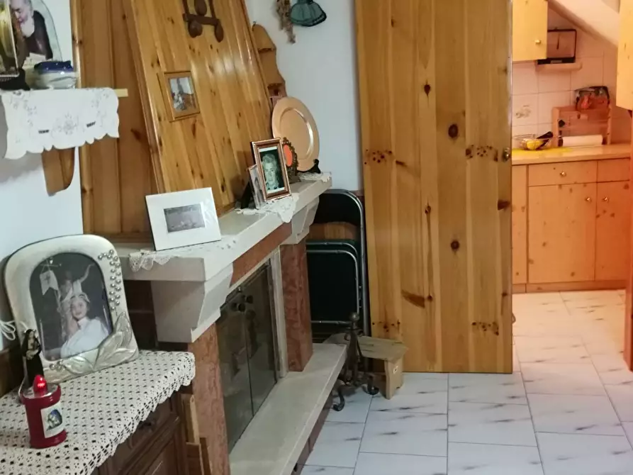 Immagine 4 di Casa semindipendente in vendita  in VIA CESARE BATTTISTI 5 a Montazzoli