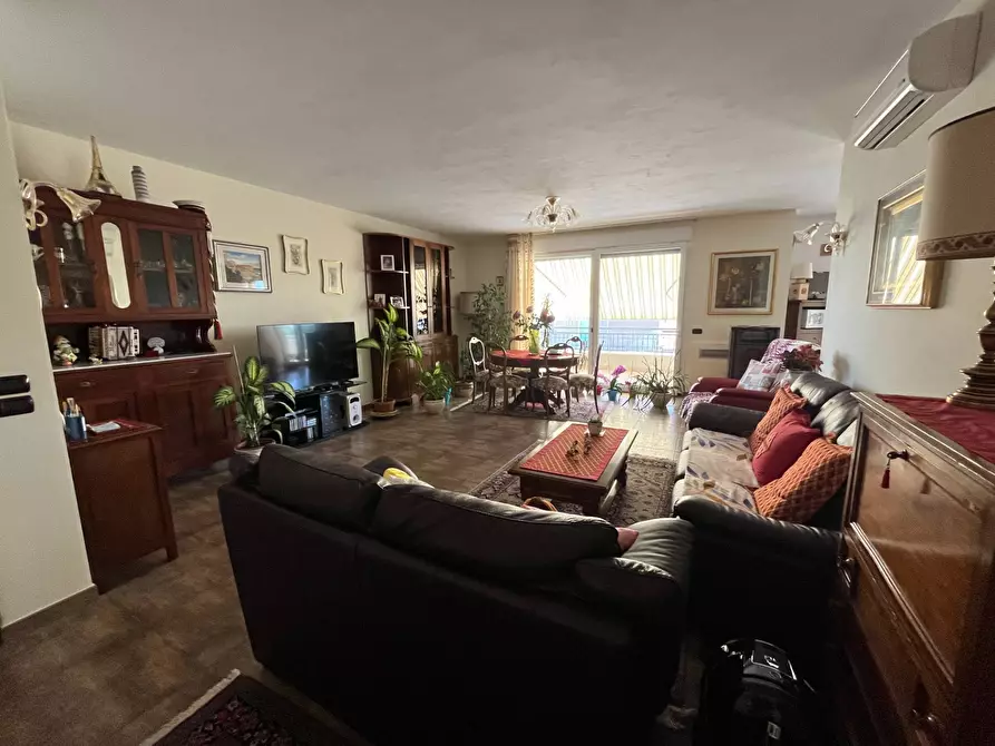 Immagine 2 di Villa in vendita  in VIA GARGHETA a San Salvo