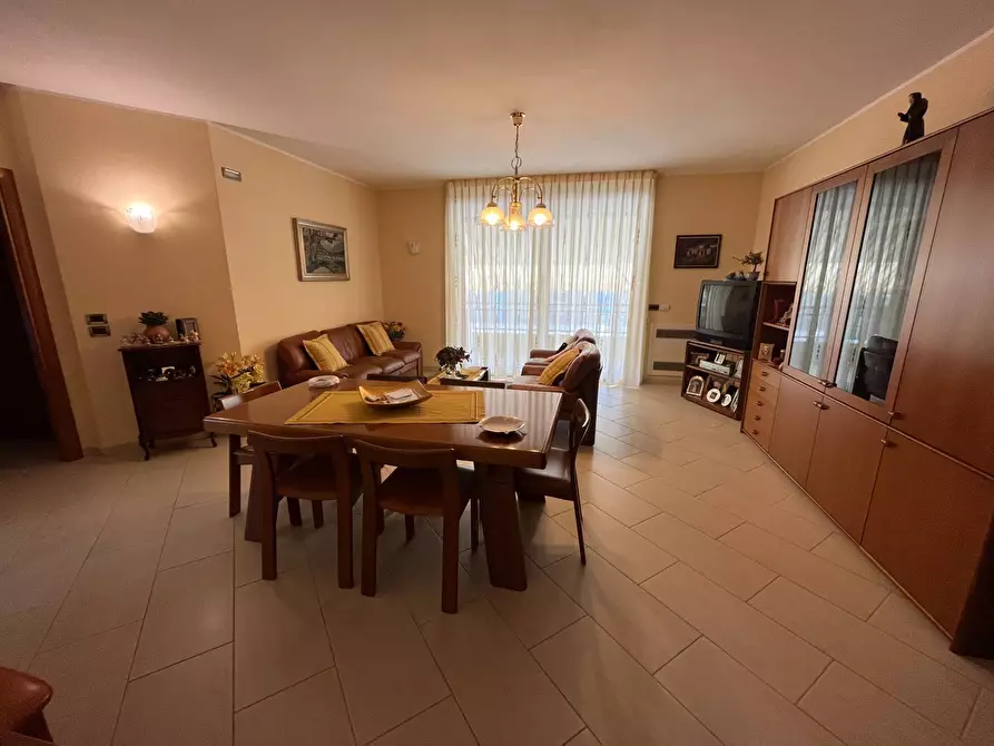 Immagine 4 di Villa in vendita  in VIA GARGHETA a San Salvo