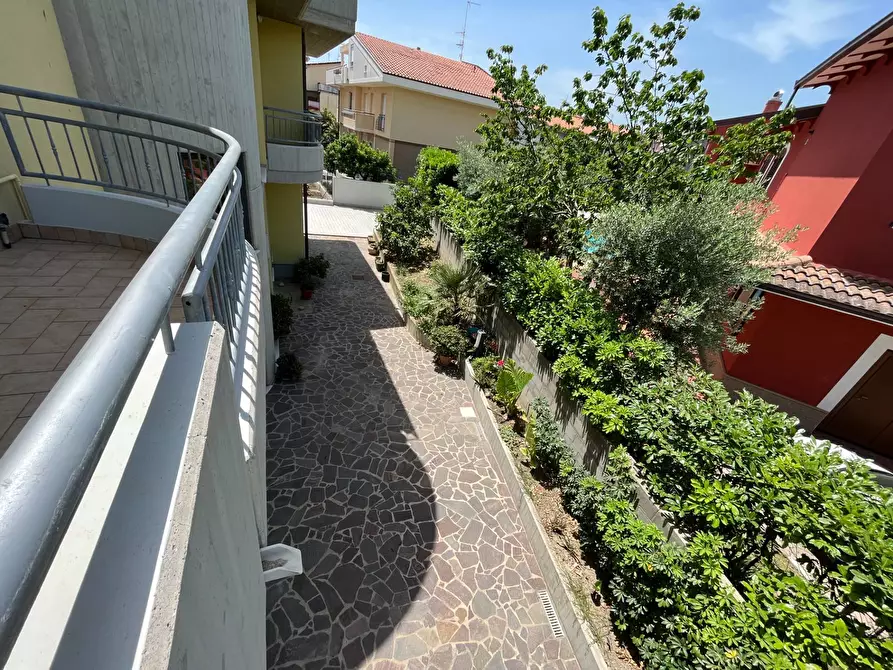 Immagine 17 di Villa in vendita  in VIA GARGHETA a San Salvo