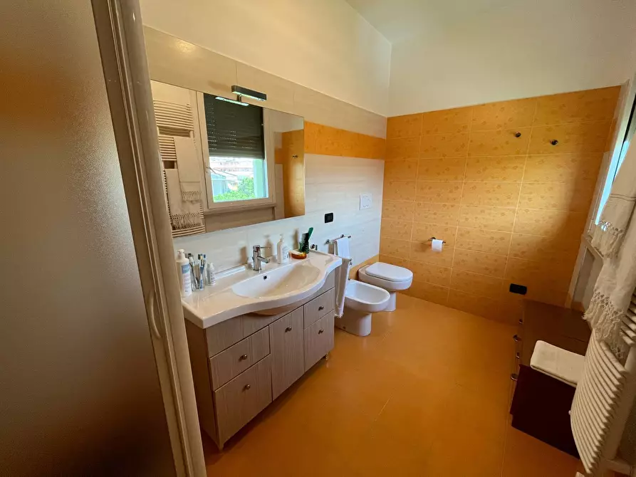 Immagine 42 di Villa in vendita  in VIA GARGHETA a San Salvo