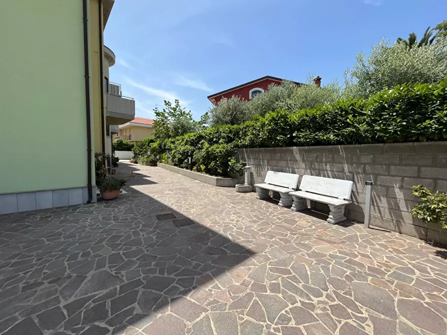 Immagine 55 di Villa in vendita  in VIA GARGHETA a San Salvo