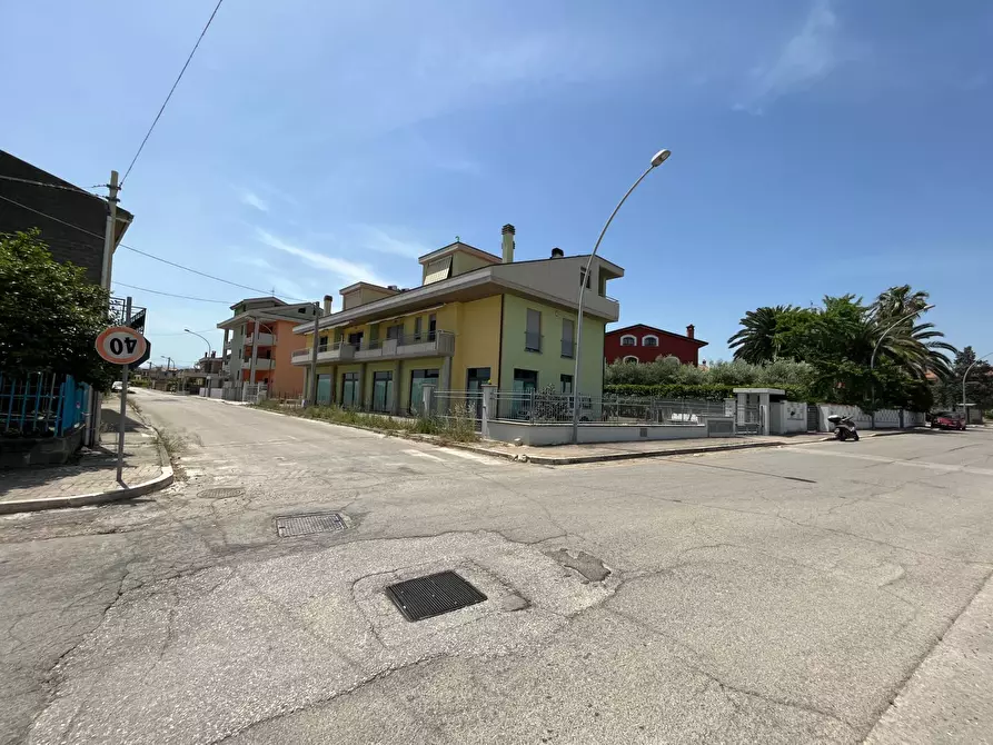 Immagine 59 di Villa in vendita  in VIA GARGHETA a San Salvo