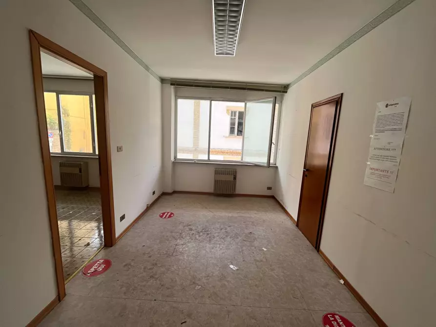 Immagine 4 di Locale commerciale in affitto  in PIAZZA VERDI a Vasto