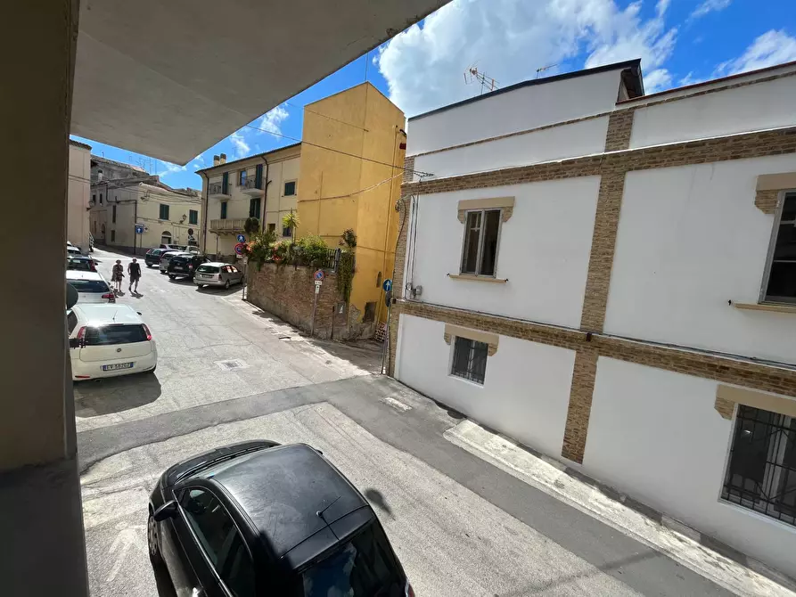 Immagine 9 di Locale commerciale in affitto  in PIAZZA VERDI a Vasto