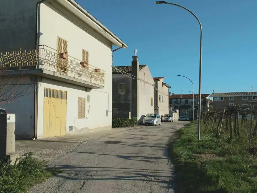 Immagine 3 di Casa semindipendente in vendita  in VIA INCOTTA a Casalbordino