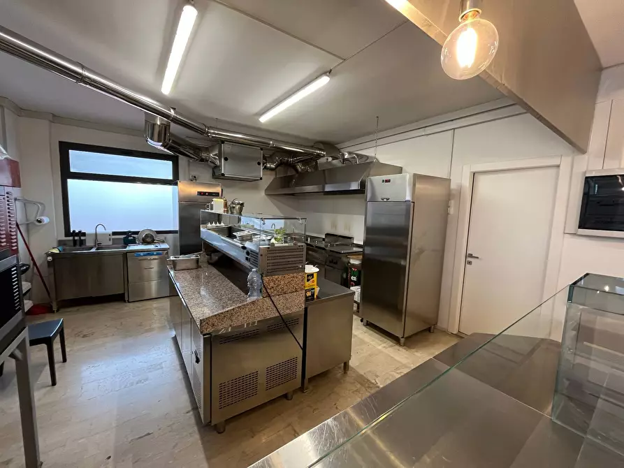 Immagine 10 di Agriturismo in vendita  in VIA MAGELLANO a San Salvo