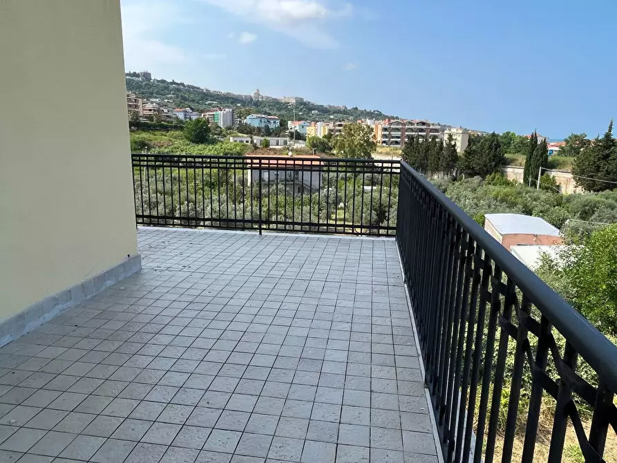 Immagine 13 di Villa in vendita  in VIA MONTEVECCHIO a Vasto