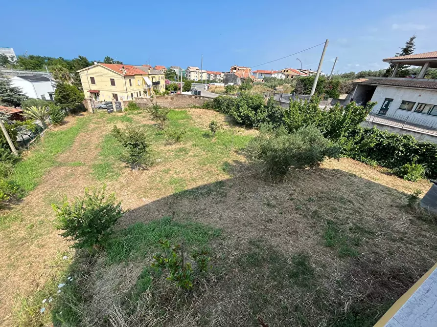 Immagine 18 di Villa in vendita  in VIA MONTEVECCHIO a Vasto