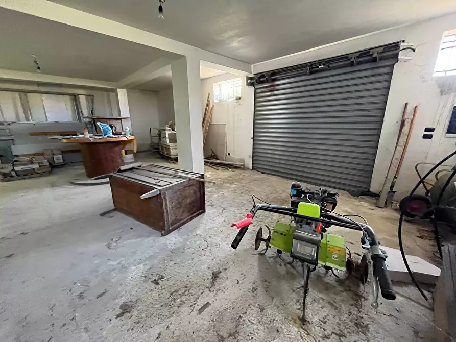 Immagine 25 di Villa in vendita  in VIA MONTEVECCHIO a Vasto