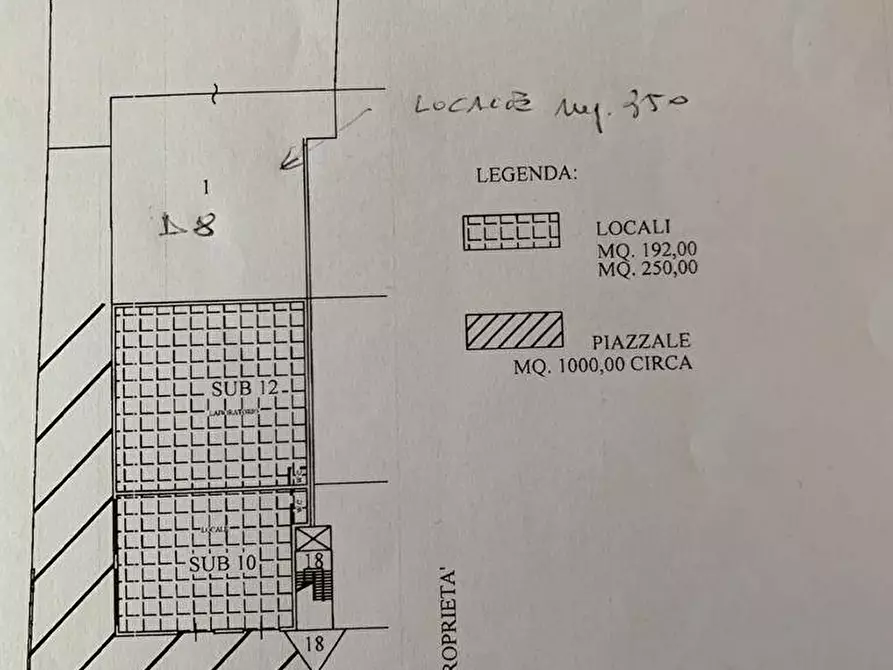 Immagine 8 di Locale commerciale in vendita  in SS 16 ADRFIATICA a San Salvo