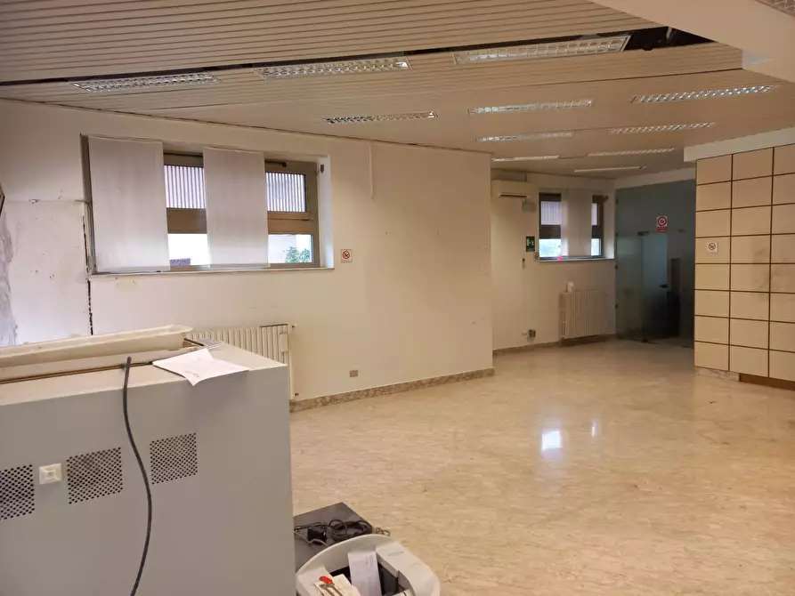 Immagine 4 di Locale commerciale in affitto  in VIA DANTE ALIGHIERI a Scerni